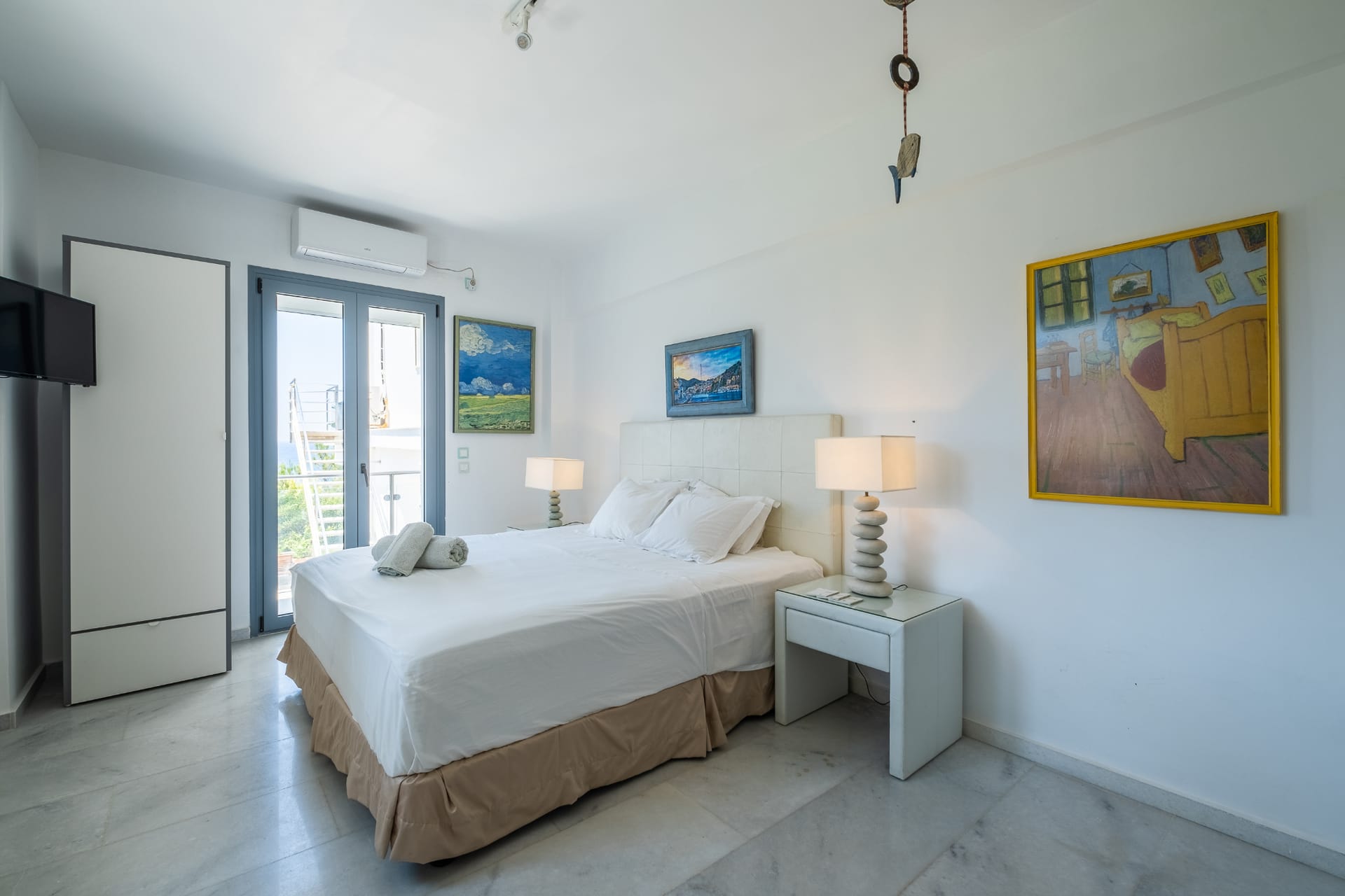 Icarus Luxury Beachfront Villa