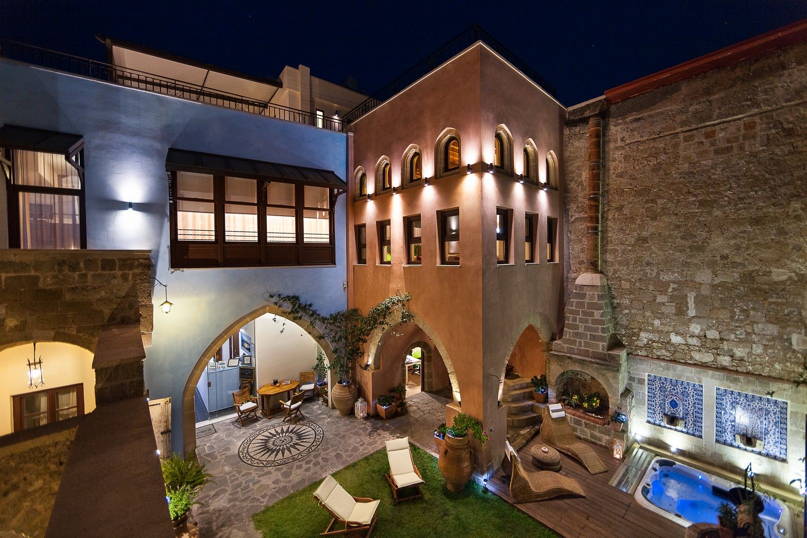 In Camera Art Boutique Hotel