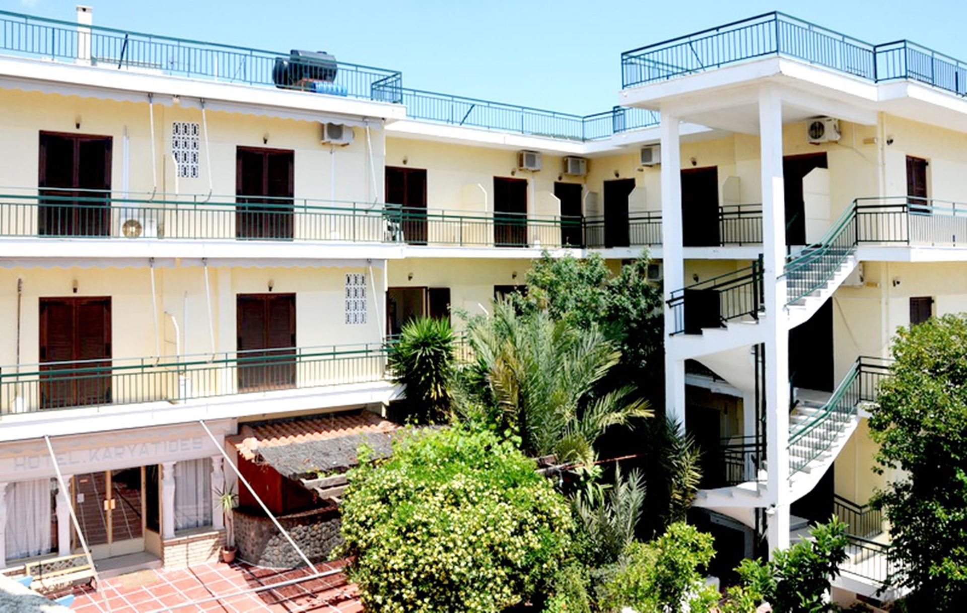 Karyatides Hotel Aegina