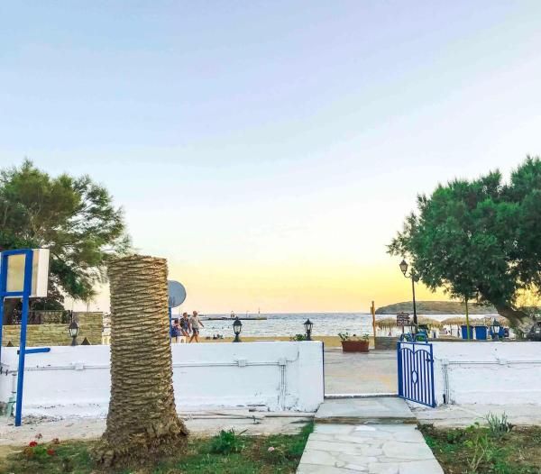 Katerina Beach Rooms Andros