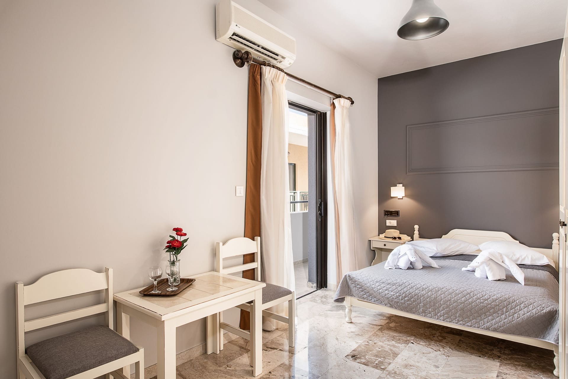 Lia Beachfront Apartments