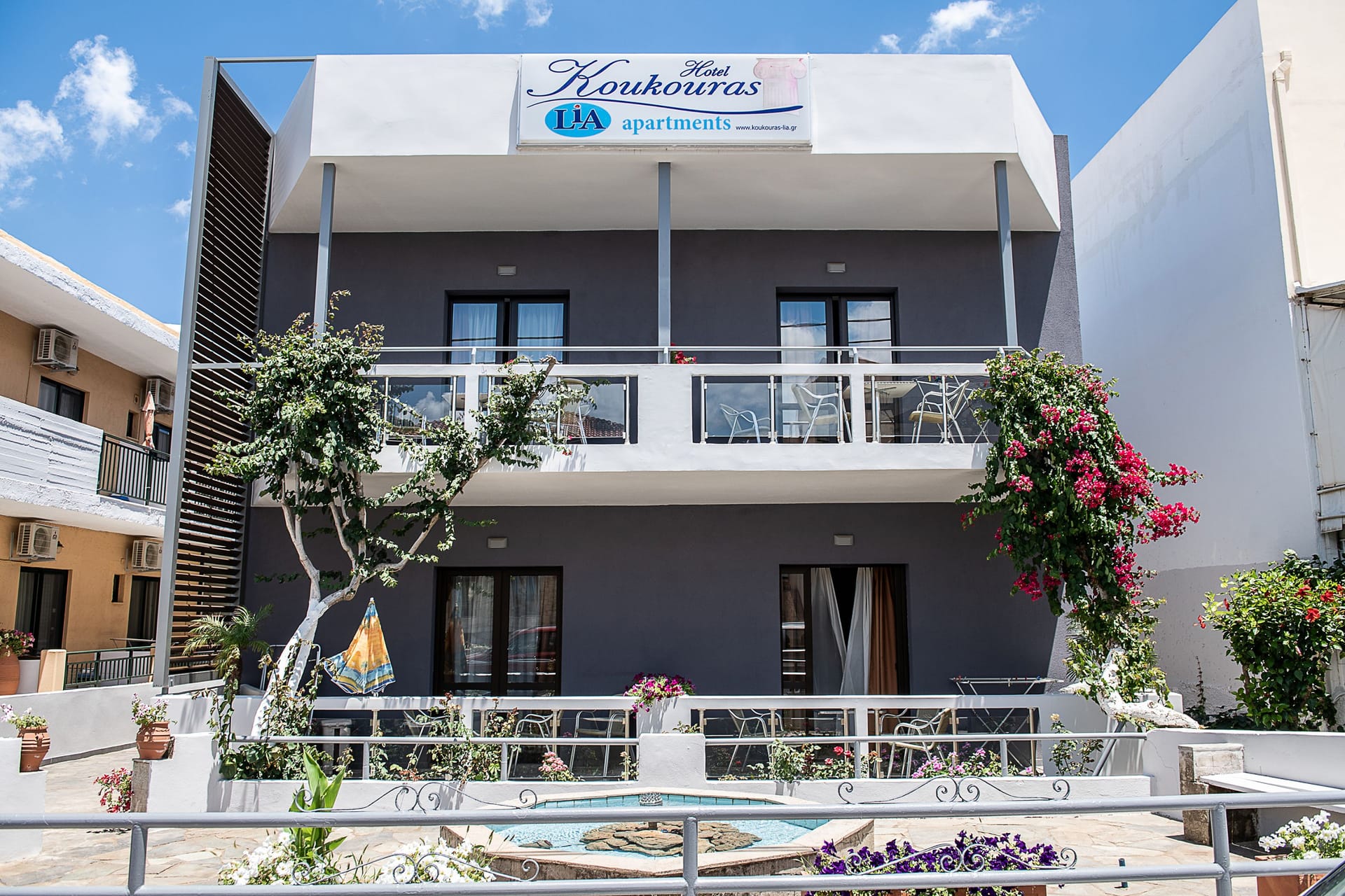 Lia Beachfront Apartments