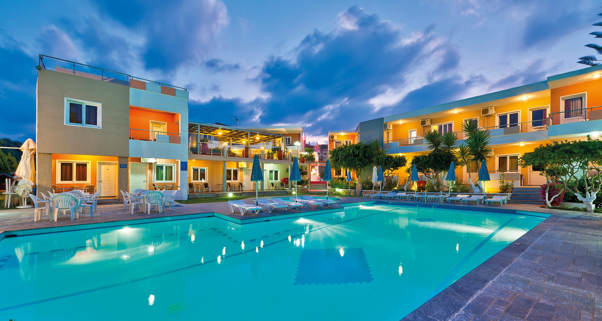 The following facilities are located 150 meters from the property and include a shared swimming pool, pool bar, billiards, and foosball table.