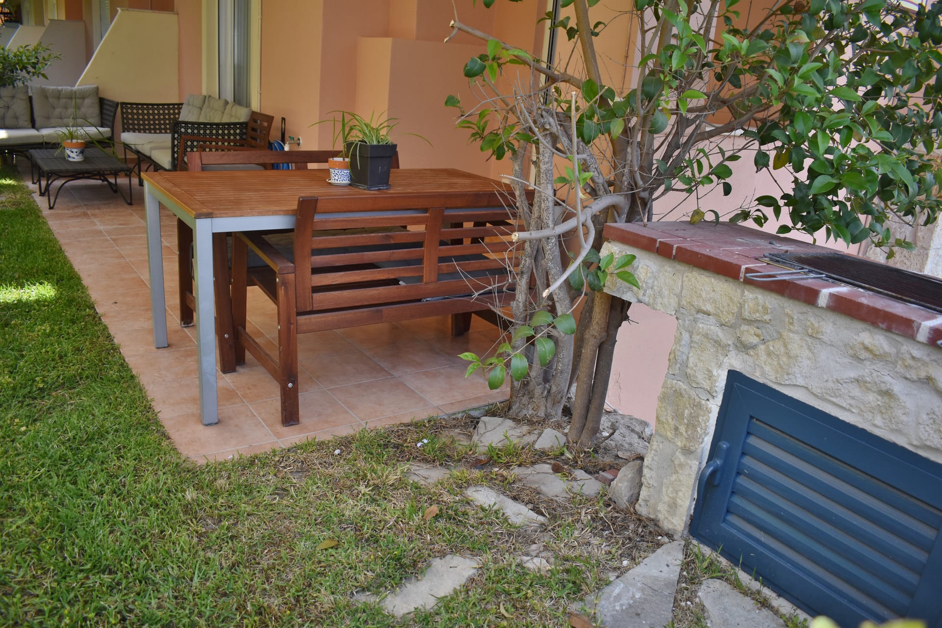 Private  garden- first level- BBQ