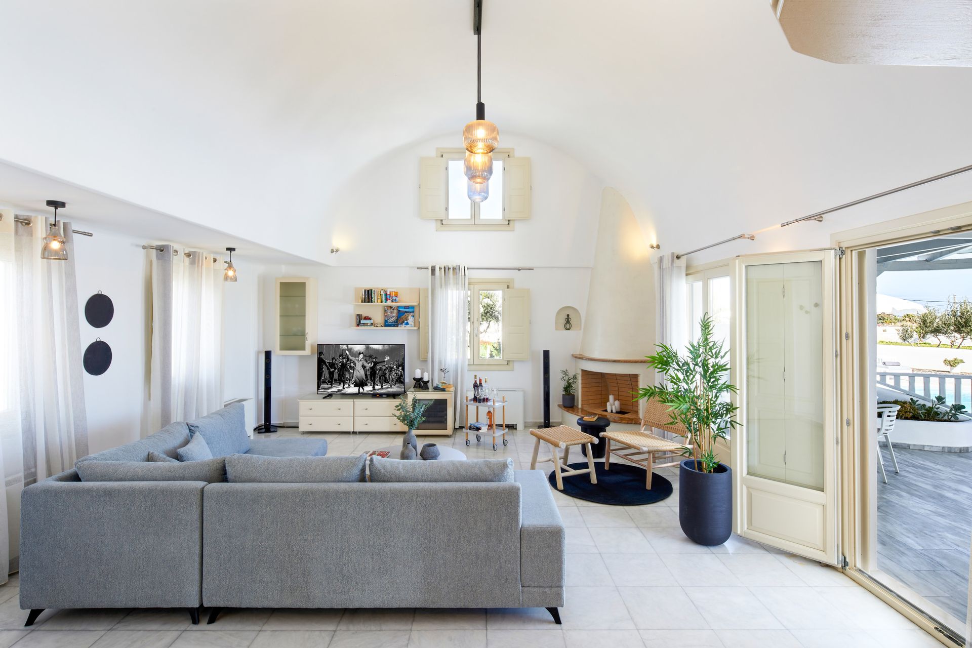 La Maison Luxurious Living