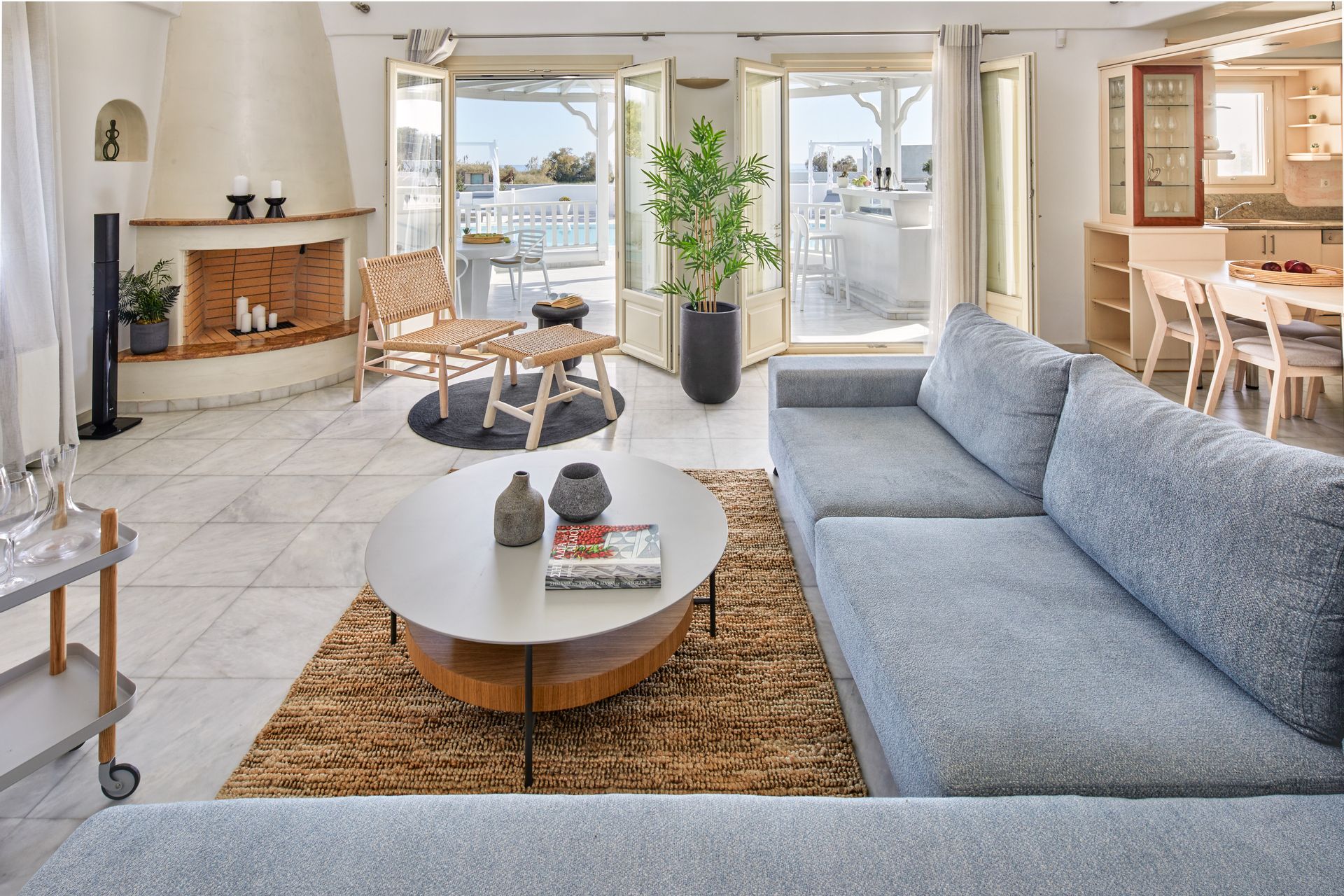 La Maison Luxurious Living