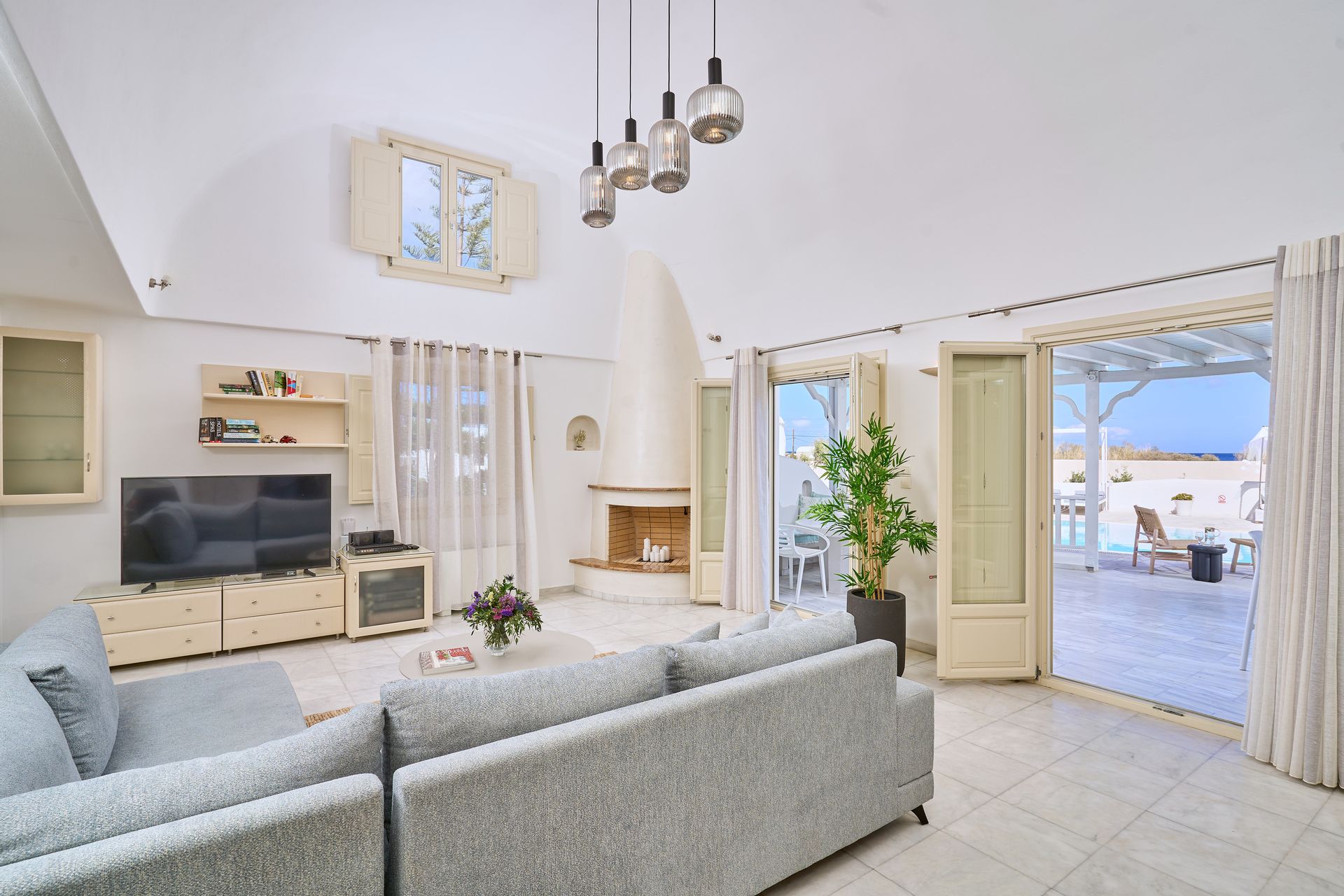 La Maison Luxurious Living