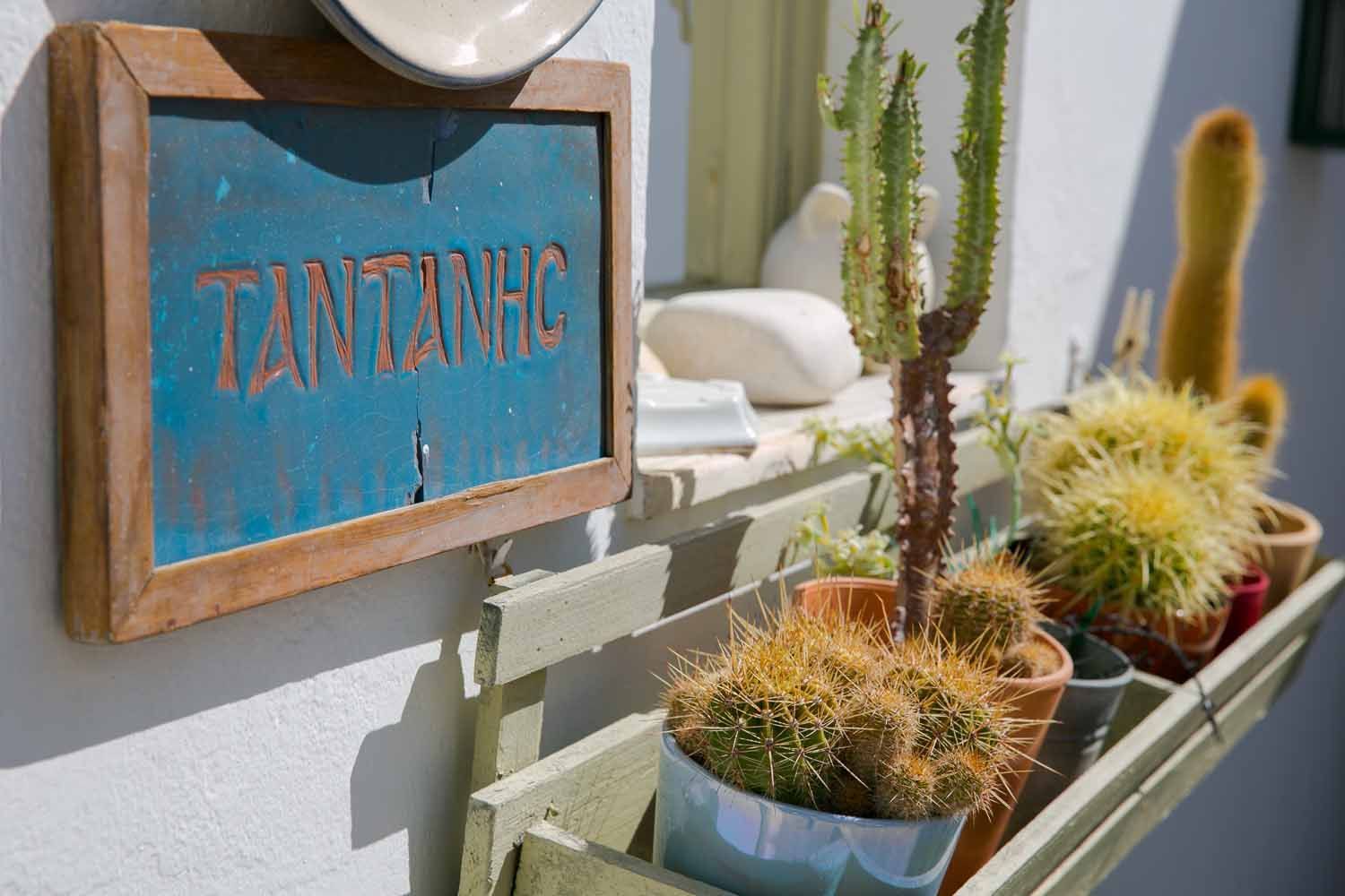 Leonardos Apartments