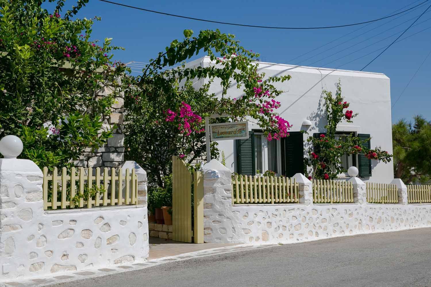 Leonardos Apartments