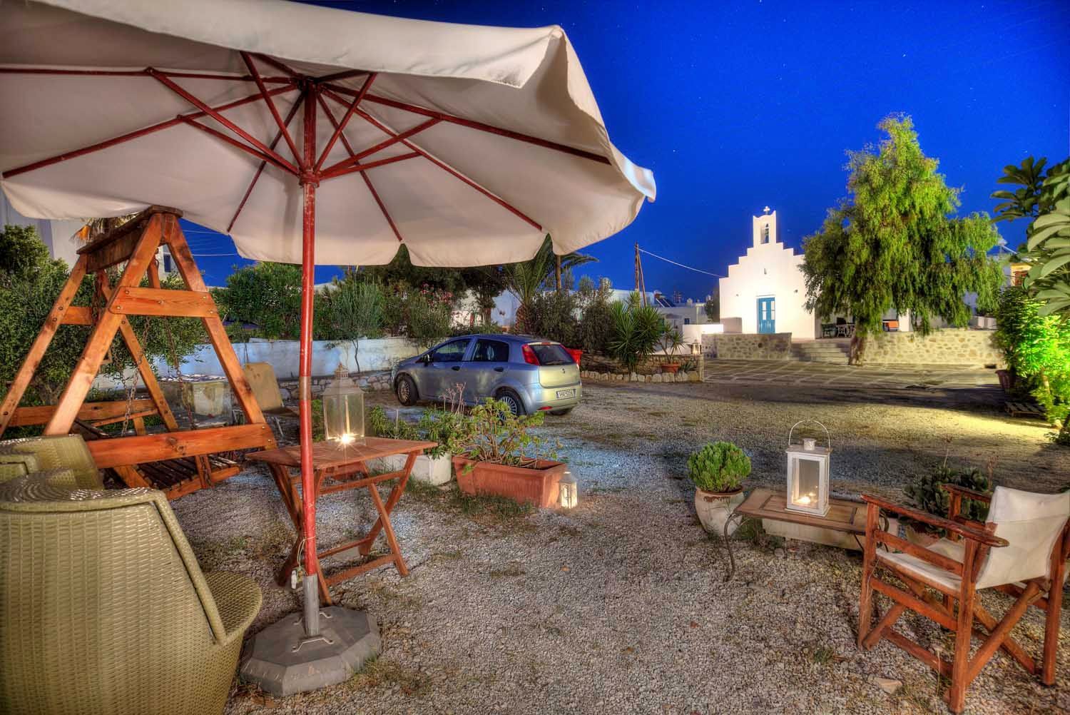 Leonardos Apartments