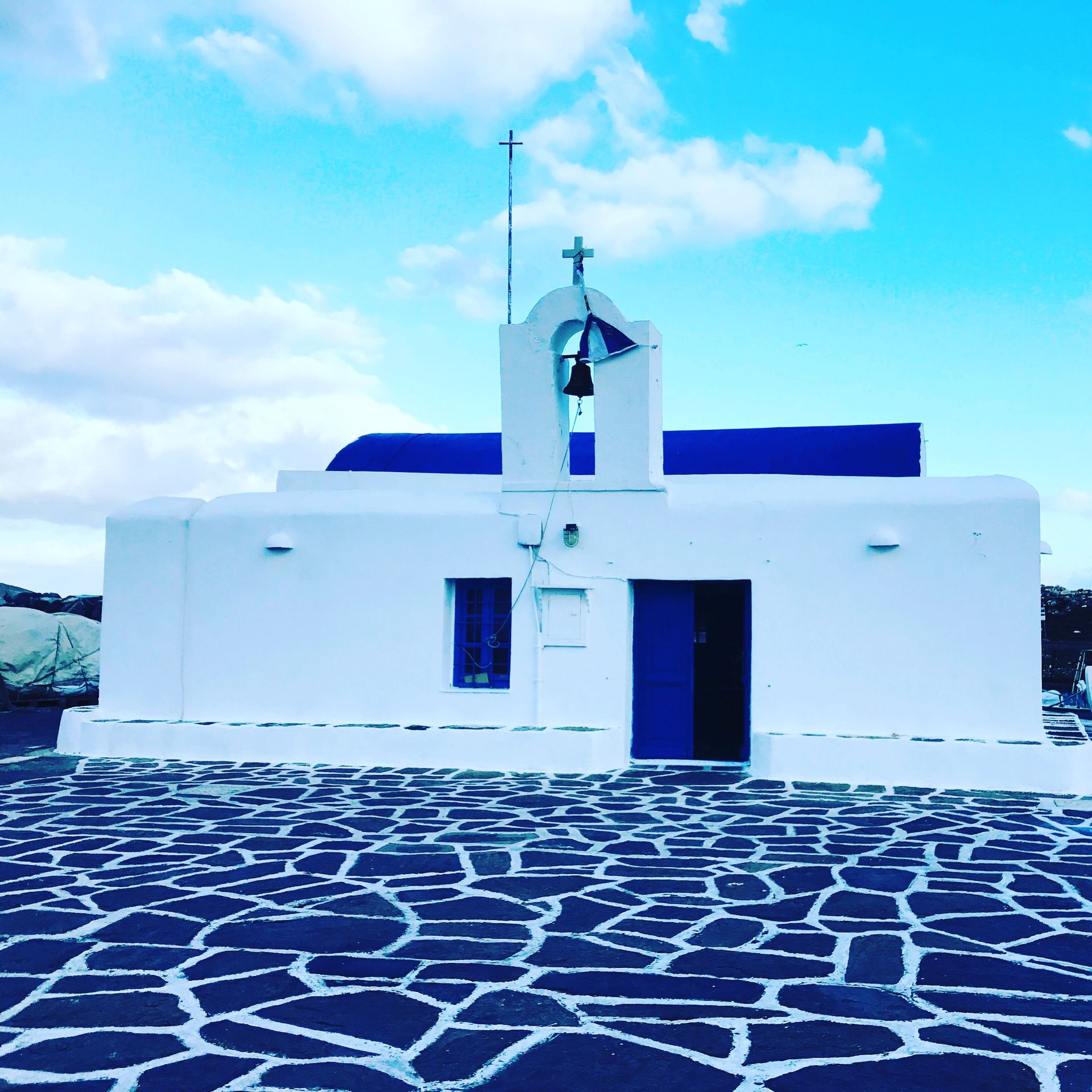 Leonardos Apartments