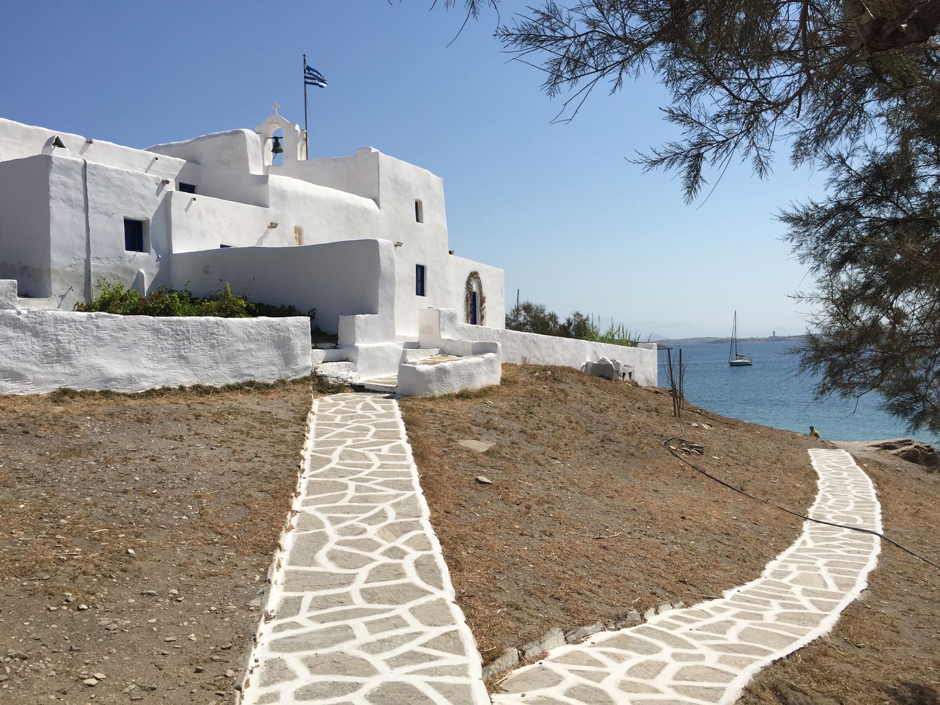 Leonardos Apartments