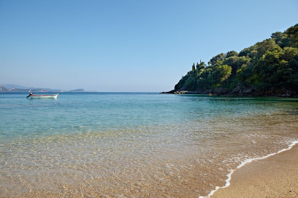 Lichnos Beach Hotel and Suites