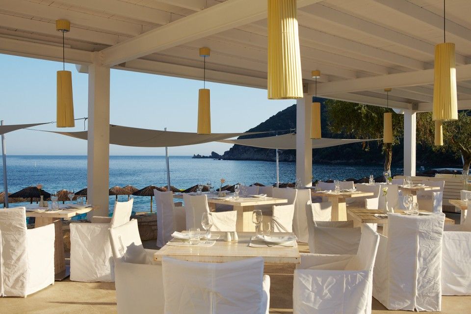 Lichnos Beach Hotel and Suites