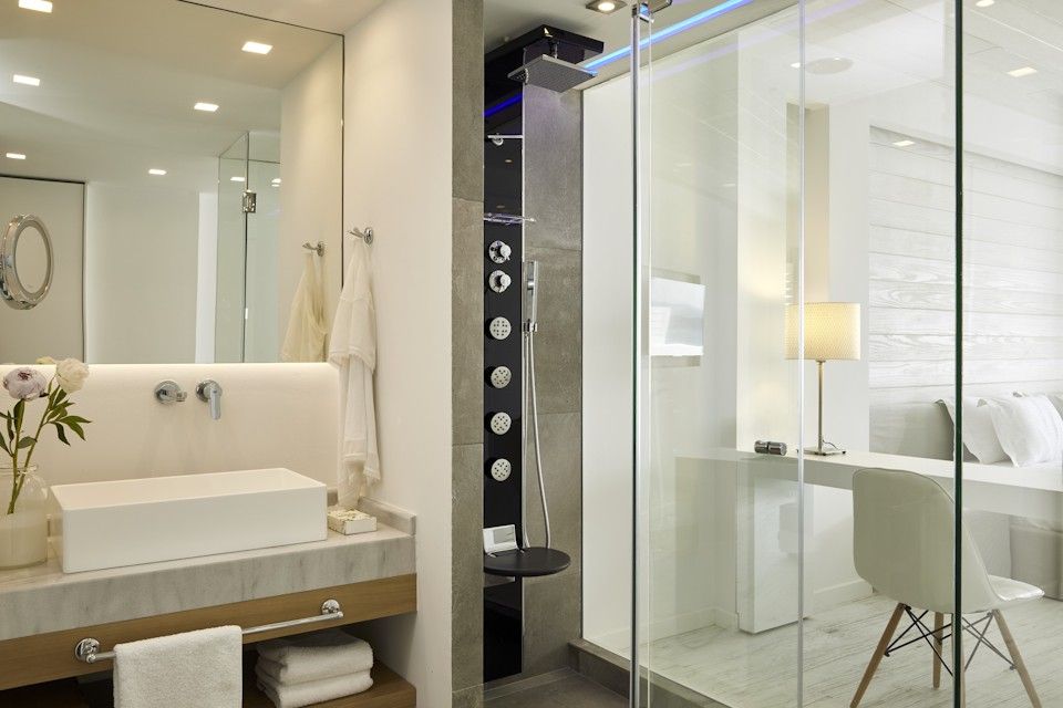 Lichnos Beach Hotel and Suites