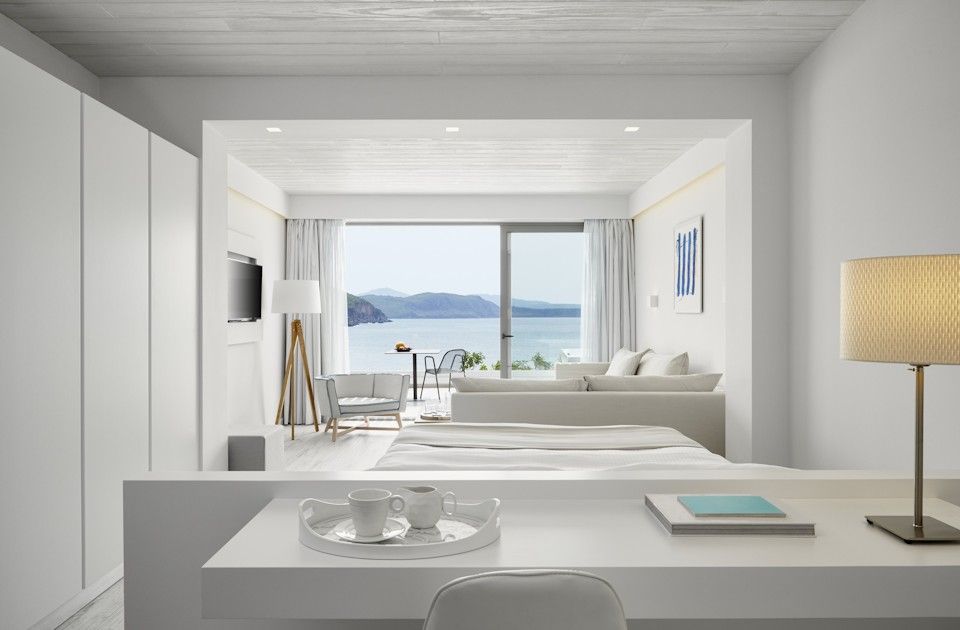 Lichnos Beach Hotel and Suites