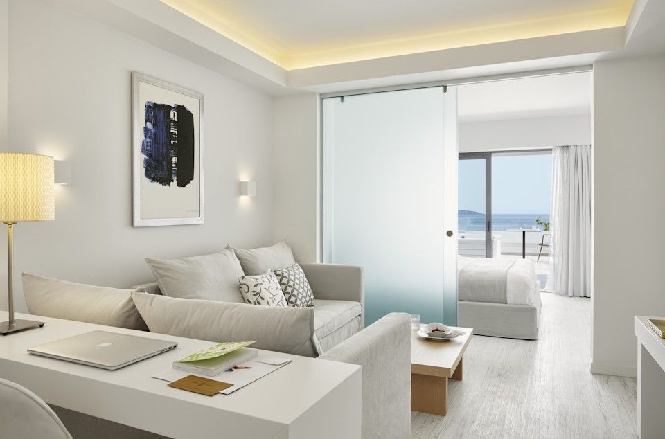 Lichnos Beach Hotel and Suites