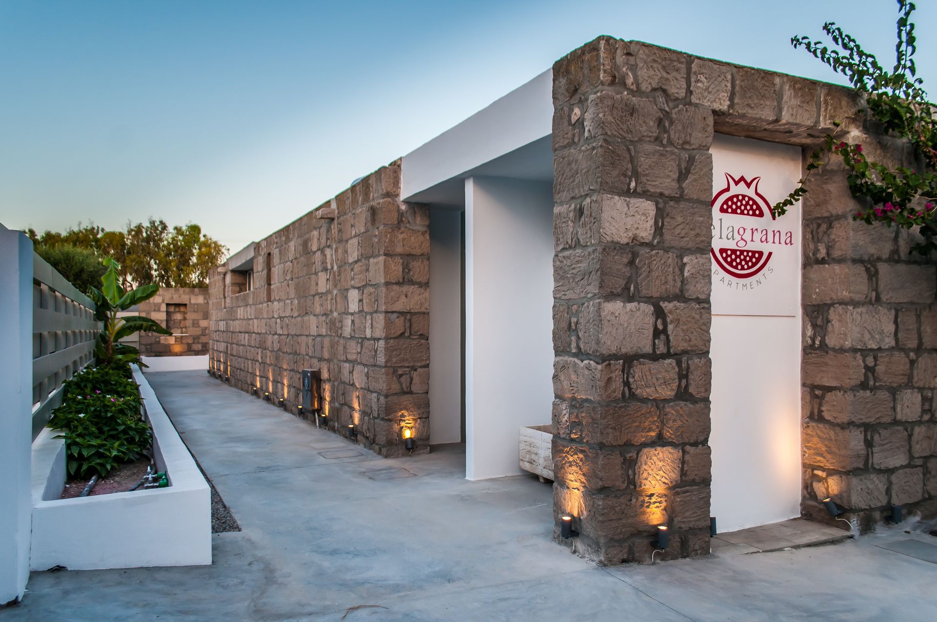 Melagrana Apartments Milos