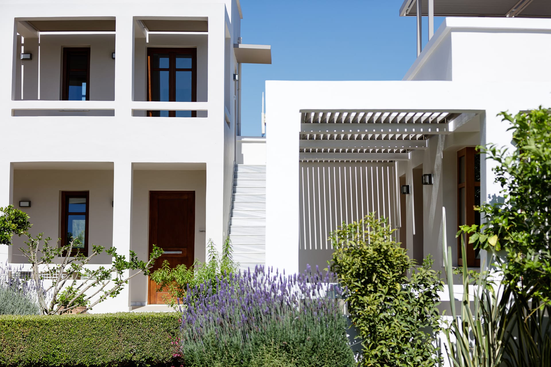 Dafni Deluxe Lodge - Verandah Garden View