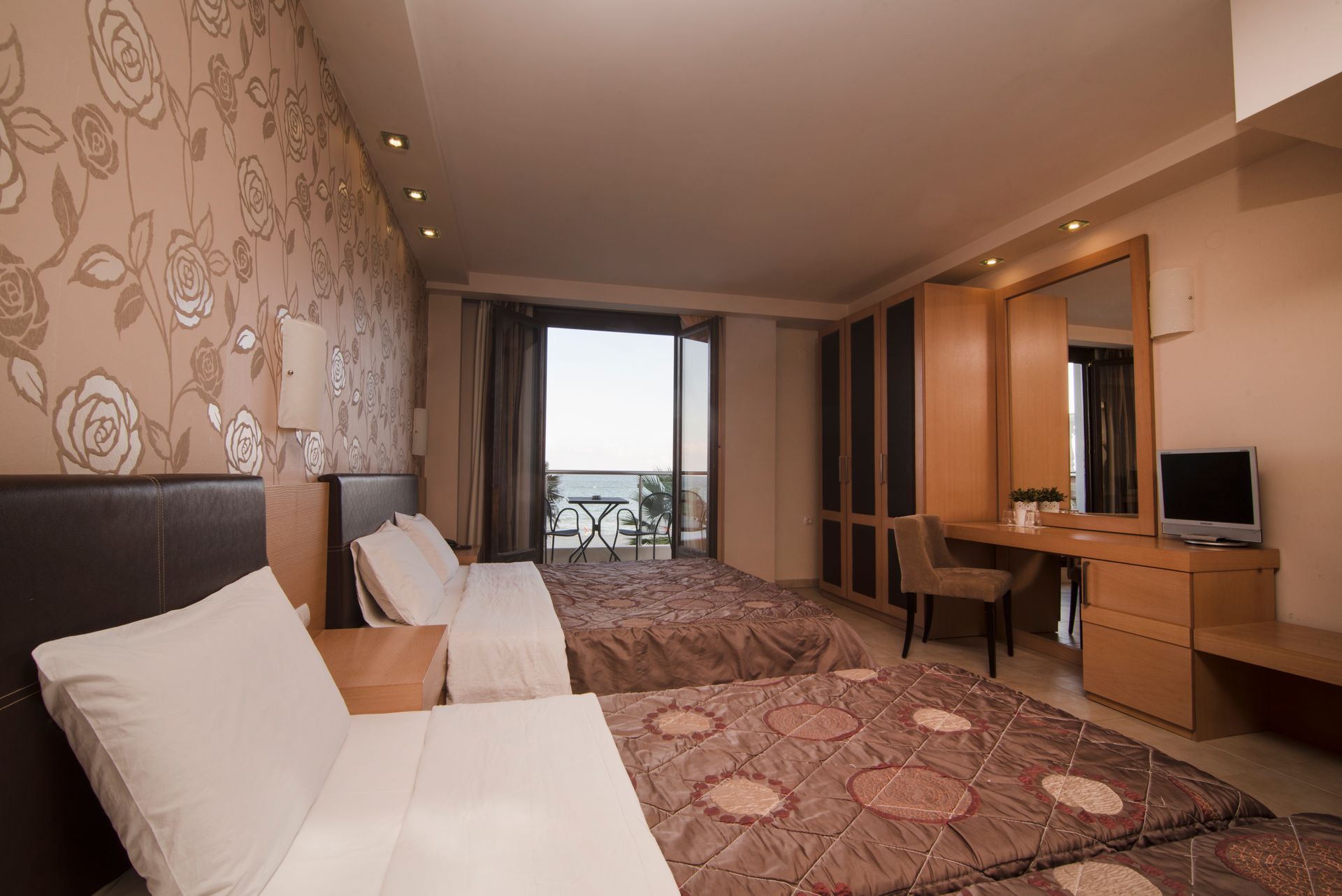 Mistral Seaside Hotel