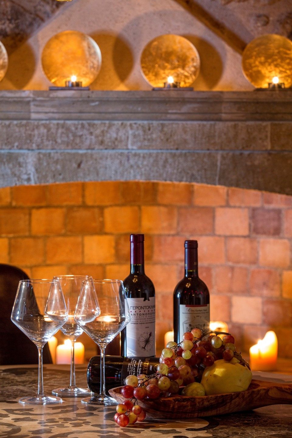 Moni Emvasis Luxury Suites