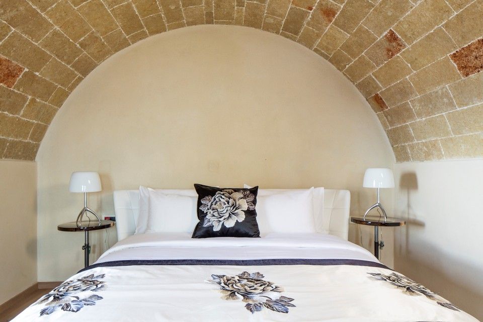 Moni Emvasis Luxury Suites