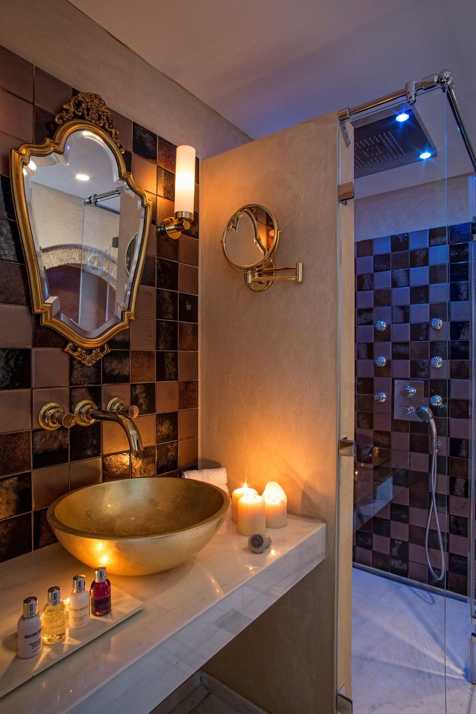 Moni Emvasis Luxury Suites