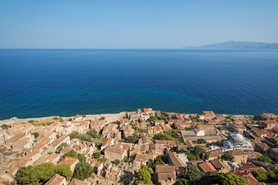 Moni Emvasis Luxury Suites