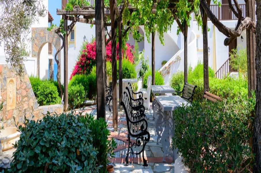 Alexander Beach Hotel & Village