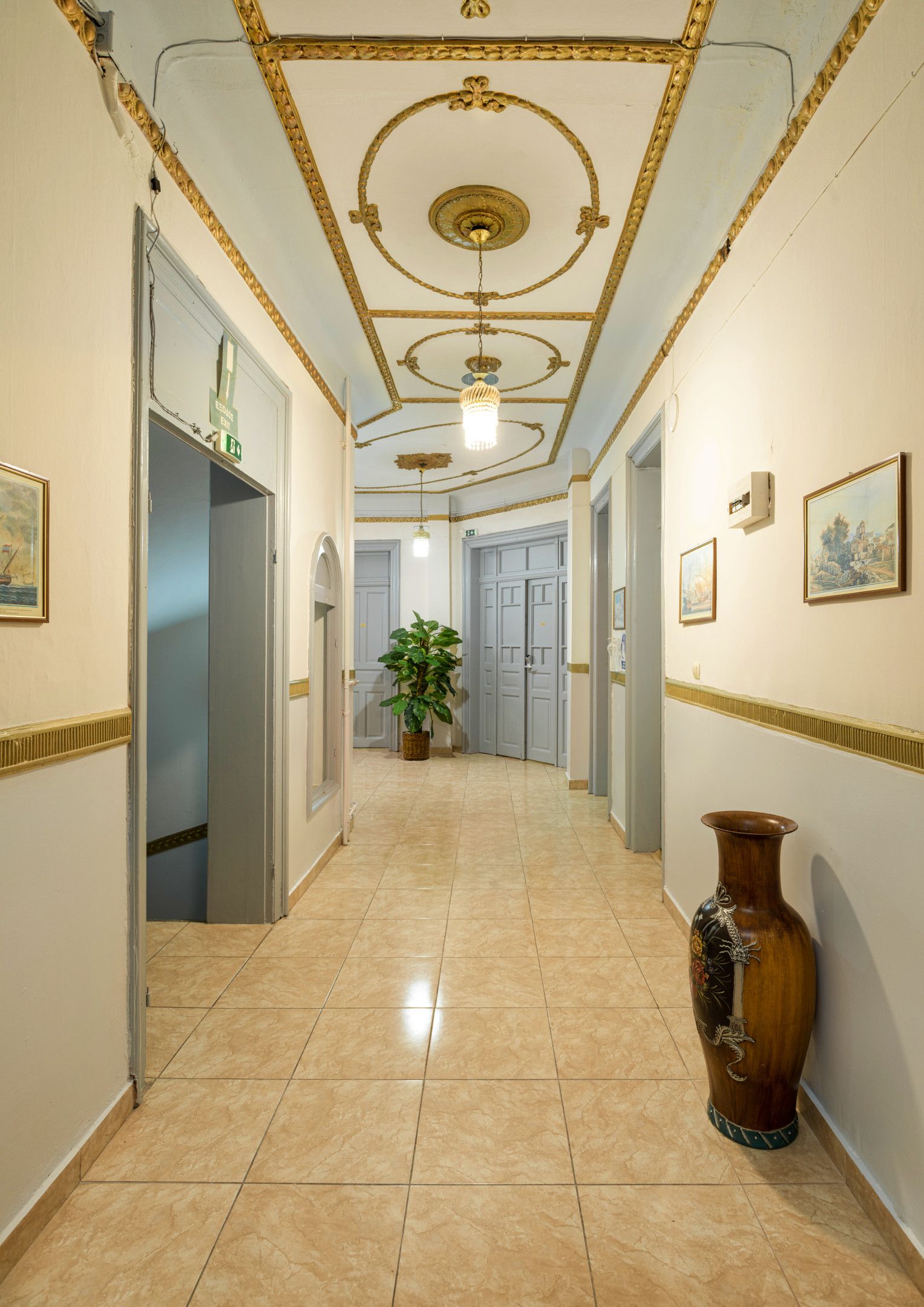 Nea Metropolis Hotel