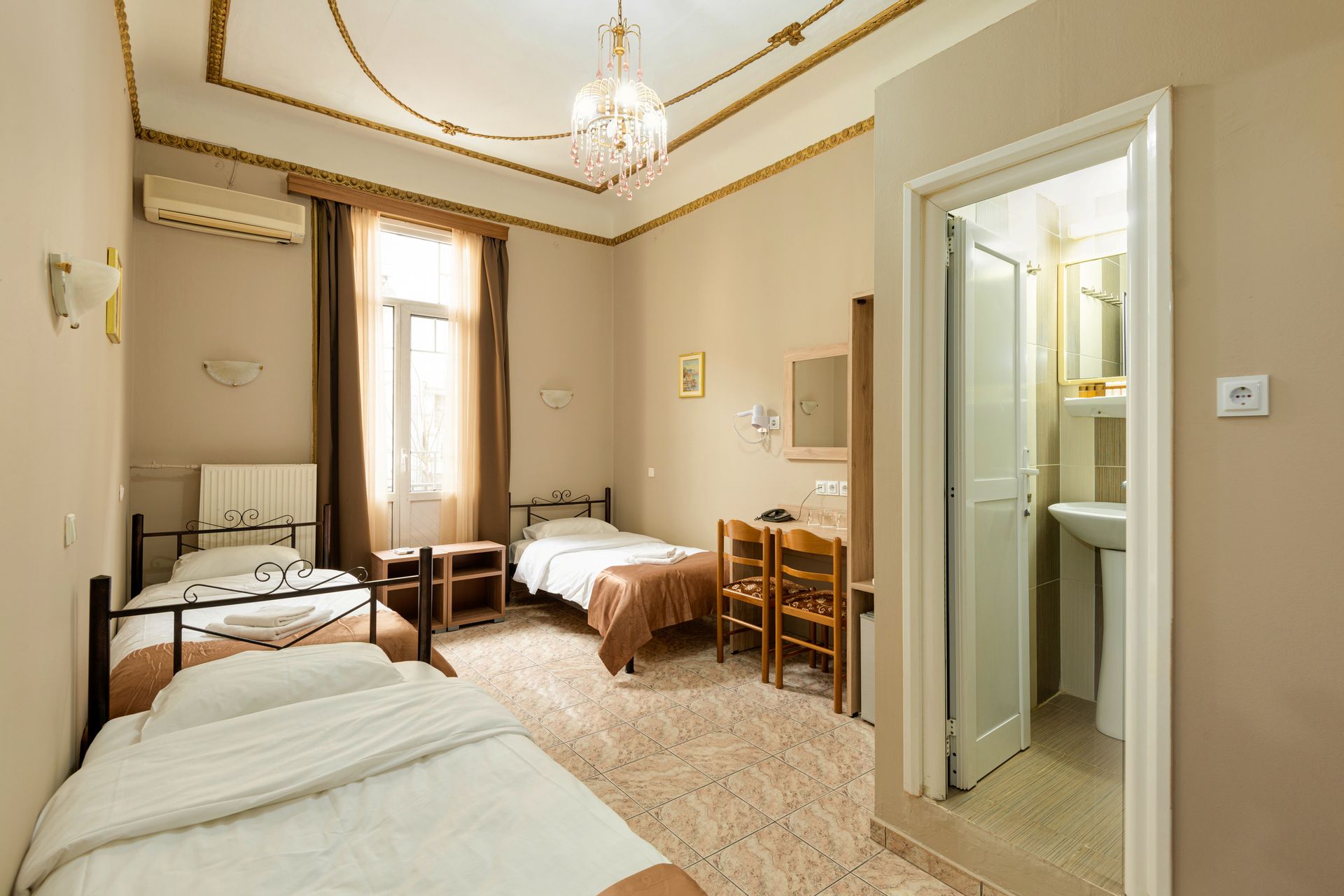 Nea Metropolis Hotel