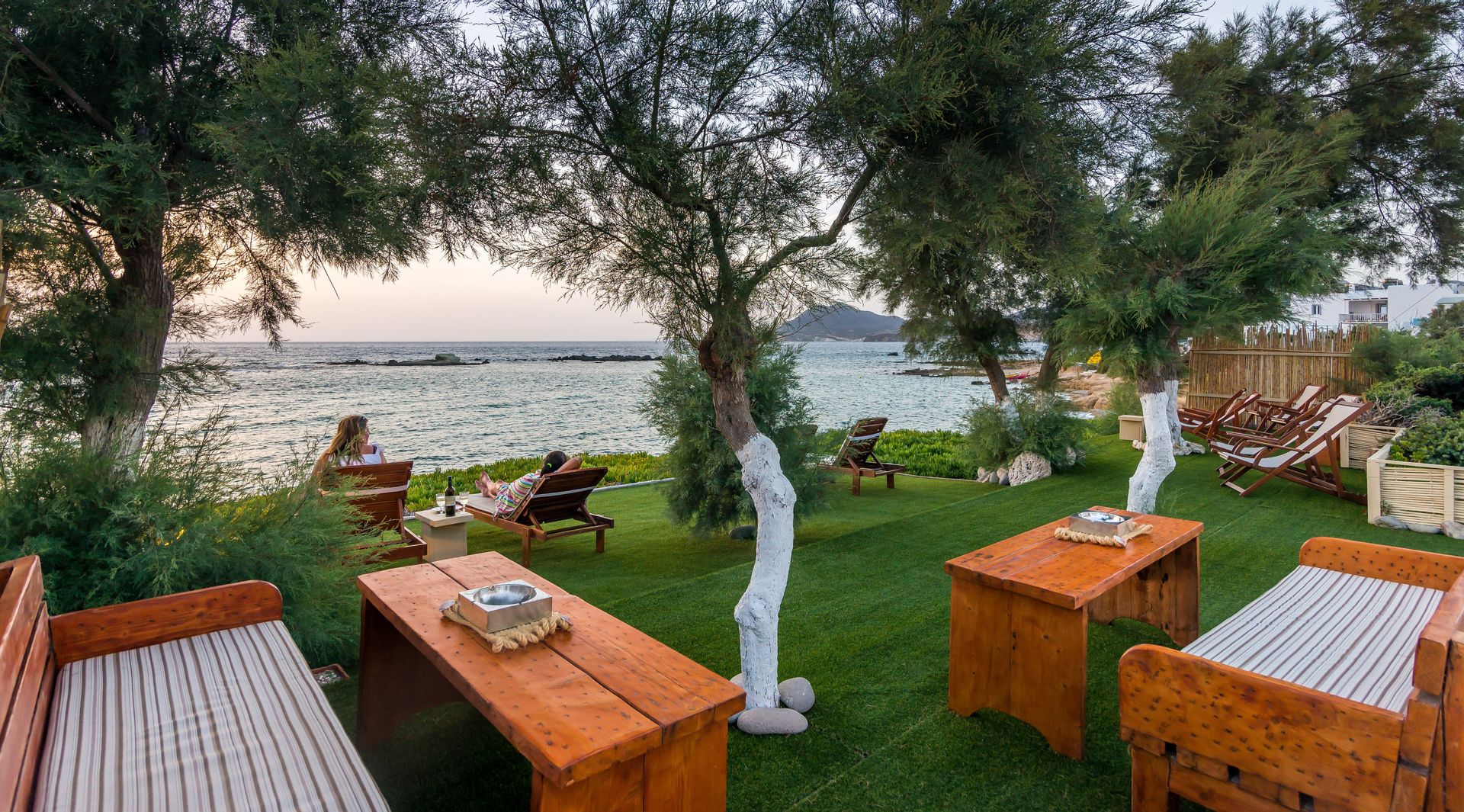 Niki Savvas Studios & Suites Milos