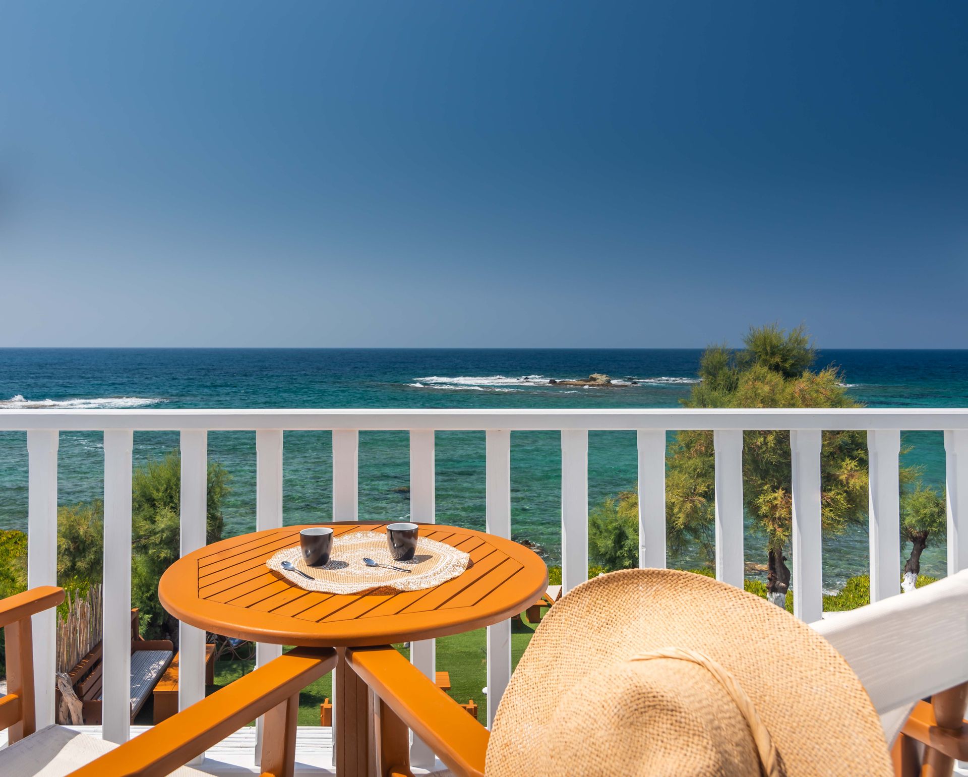 Niki Savvas Studios & Suites Milos