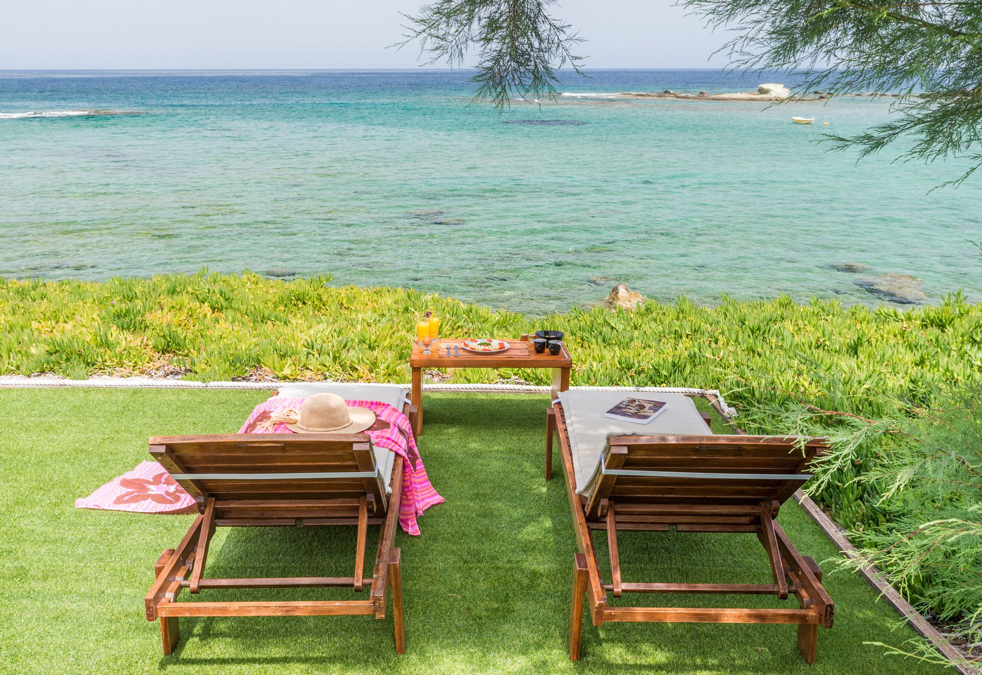 Niki Savvas Studios & Suites Milos