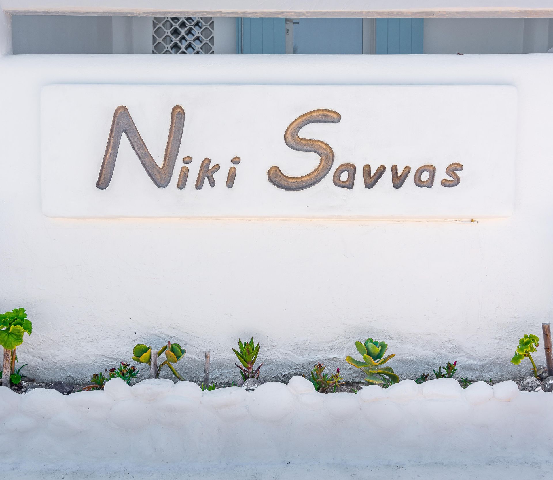 Niki Savvas Studios & Suites Milos
