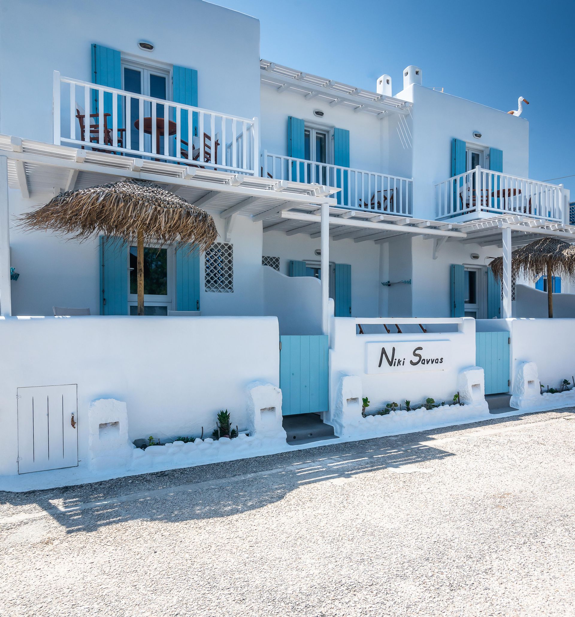 Niki Savvas Studios & Suites Milos