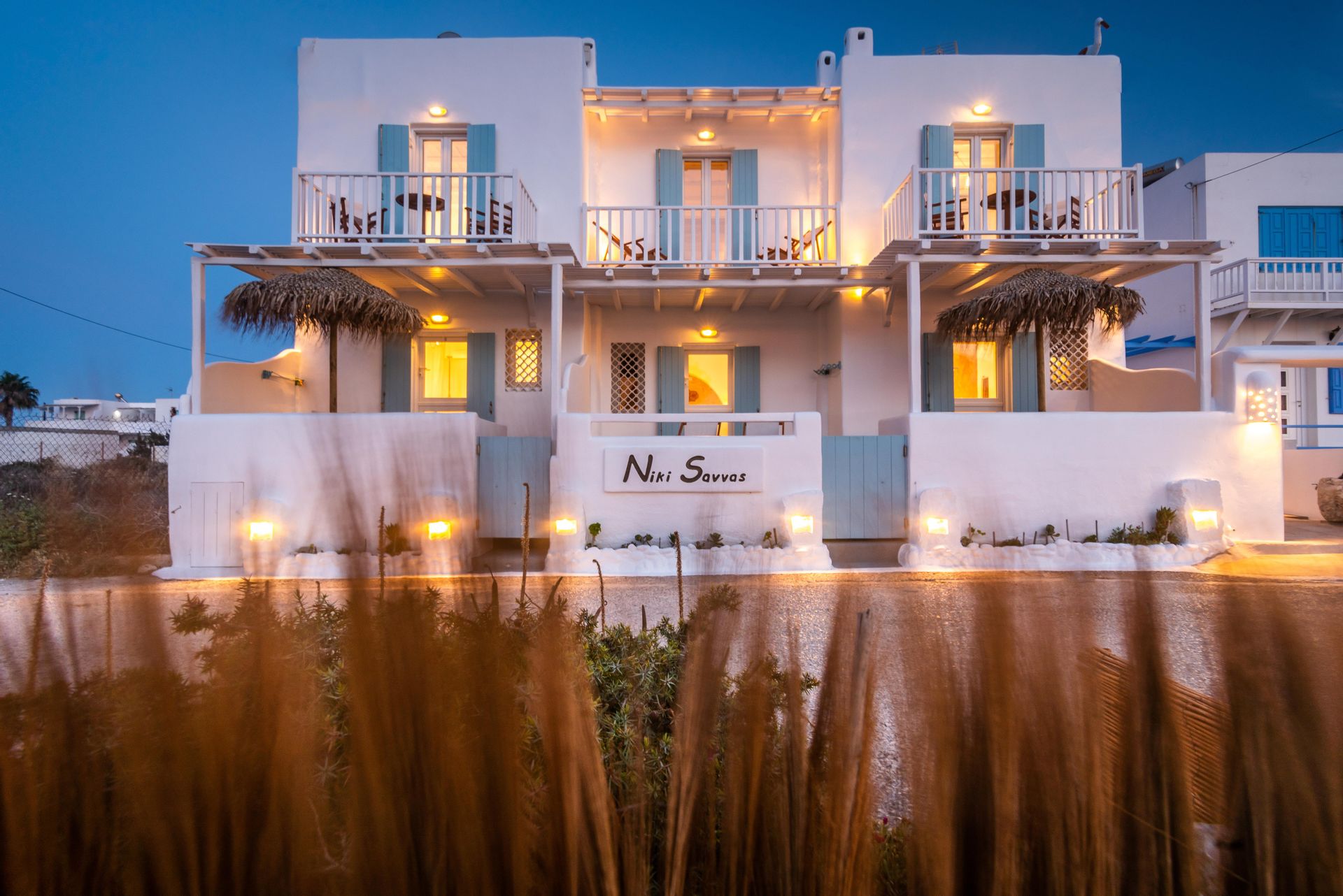 Niki Savvas Studios & Suites Milos