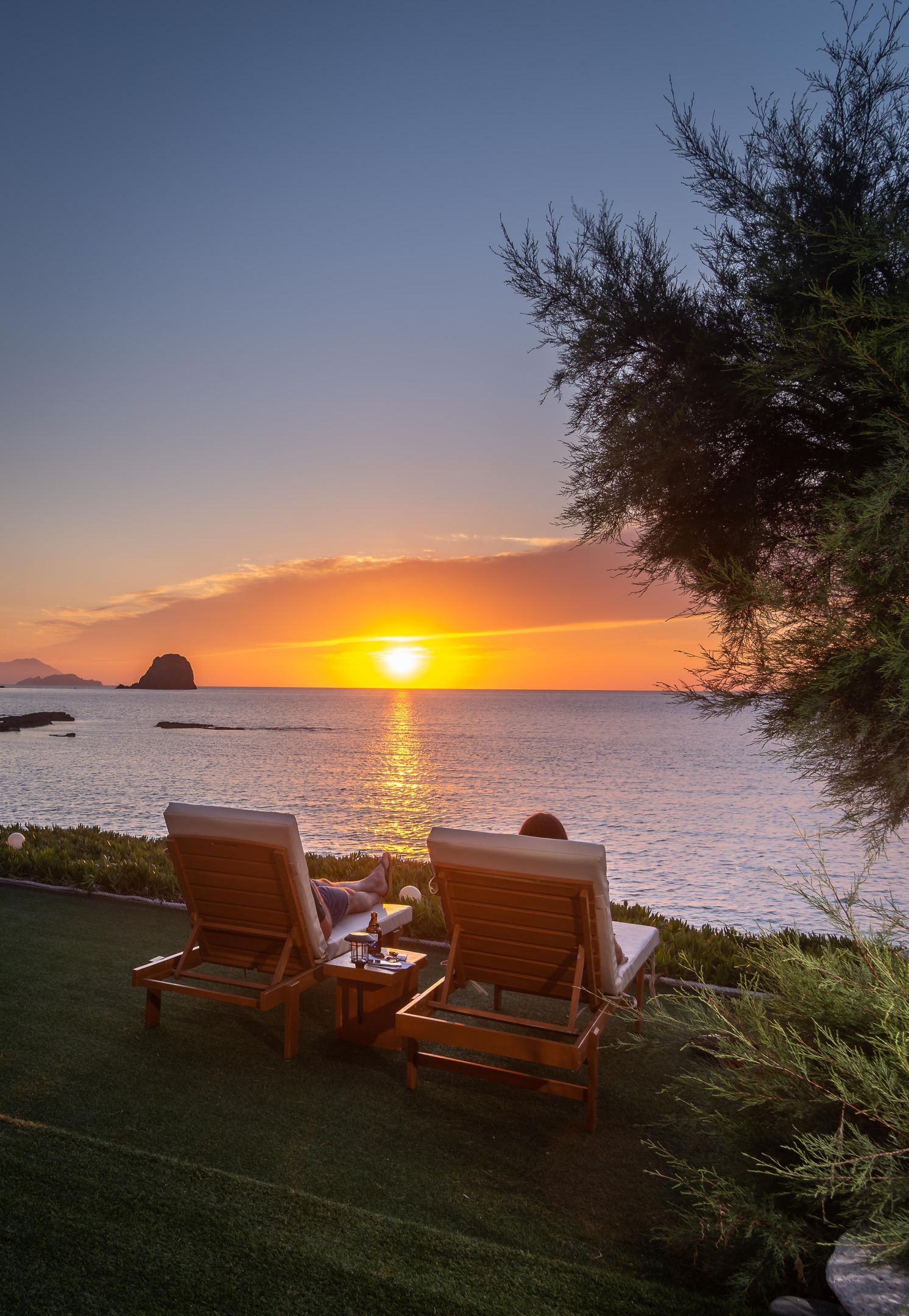 Niki Savvas Studios & Suites Milos