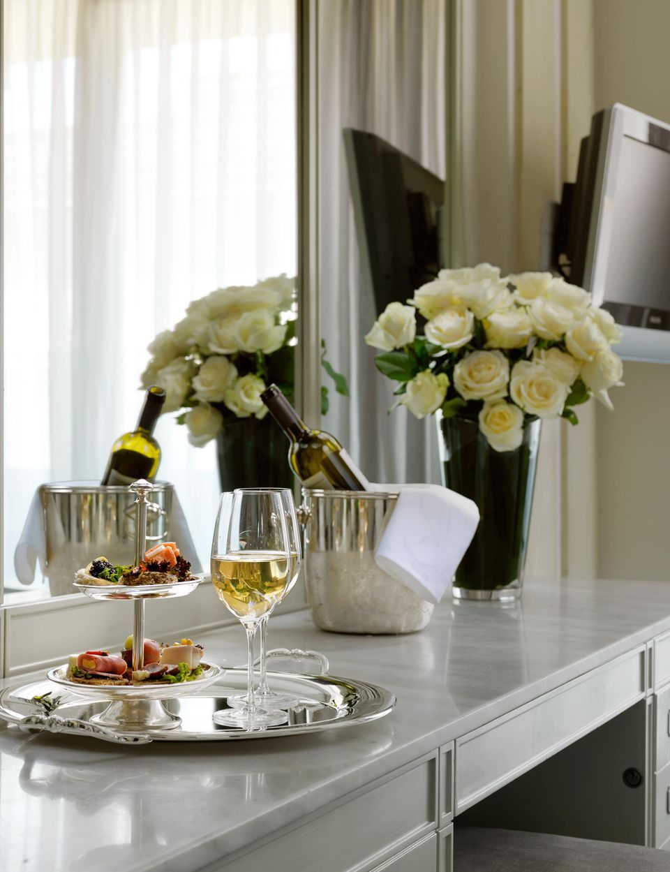 NJV Athens Plaza Hotel