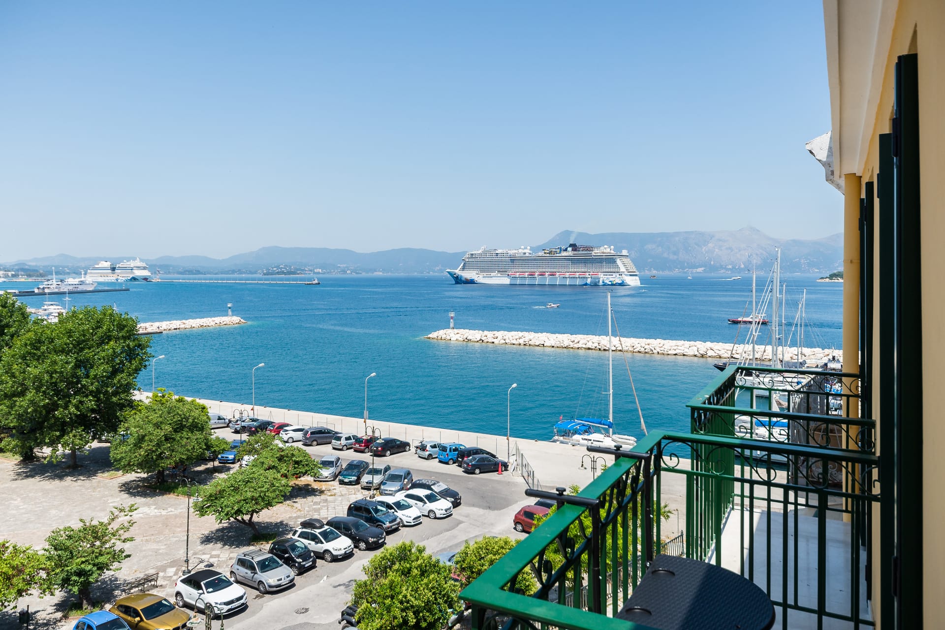 New York Luxury Suites