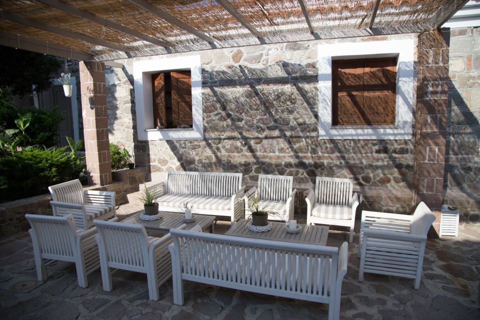 Olive Press Hotel & Apartments