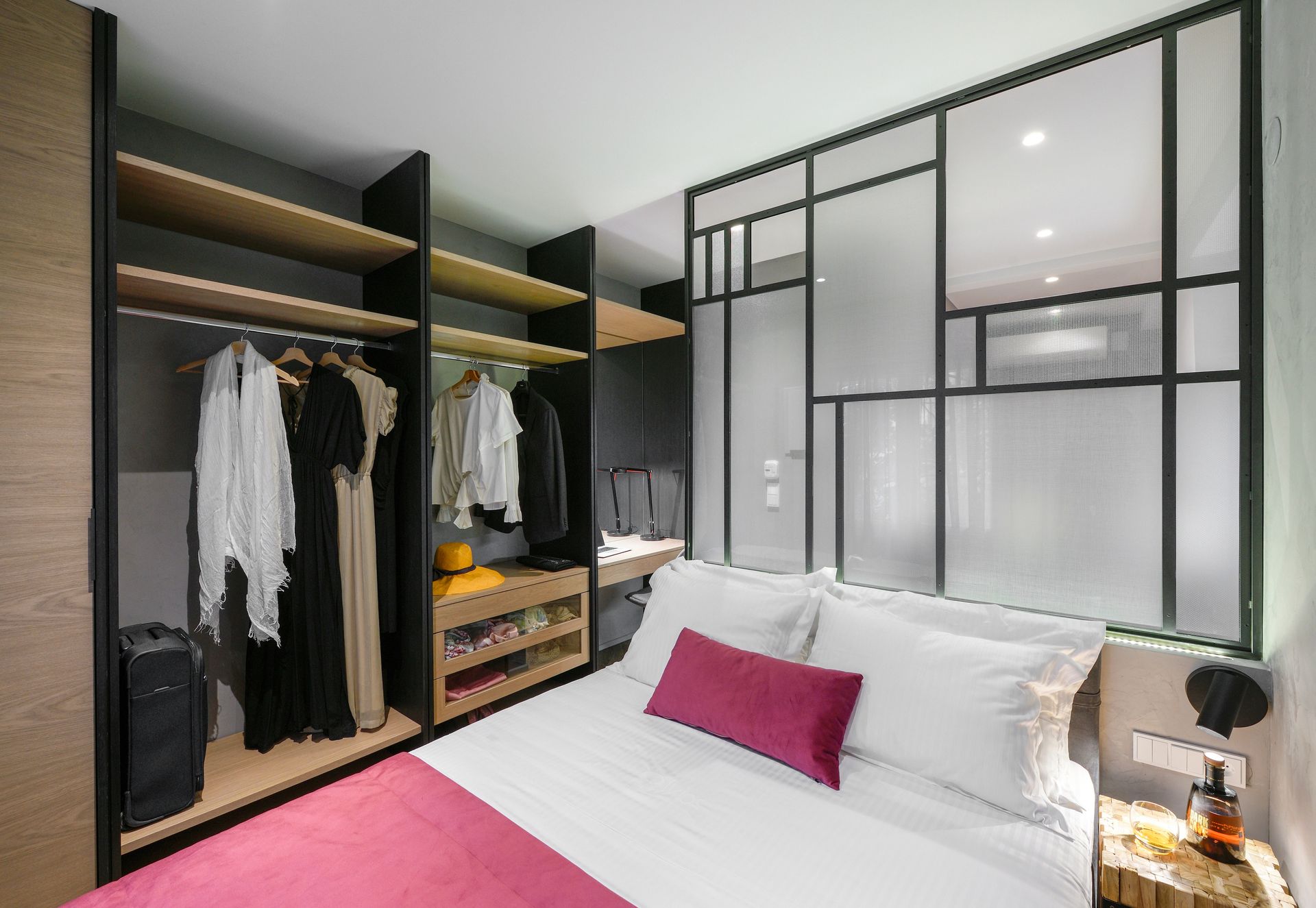 Olvios Luxury Suites & Lofts