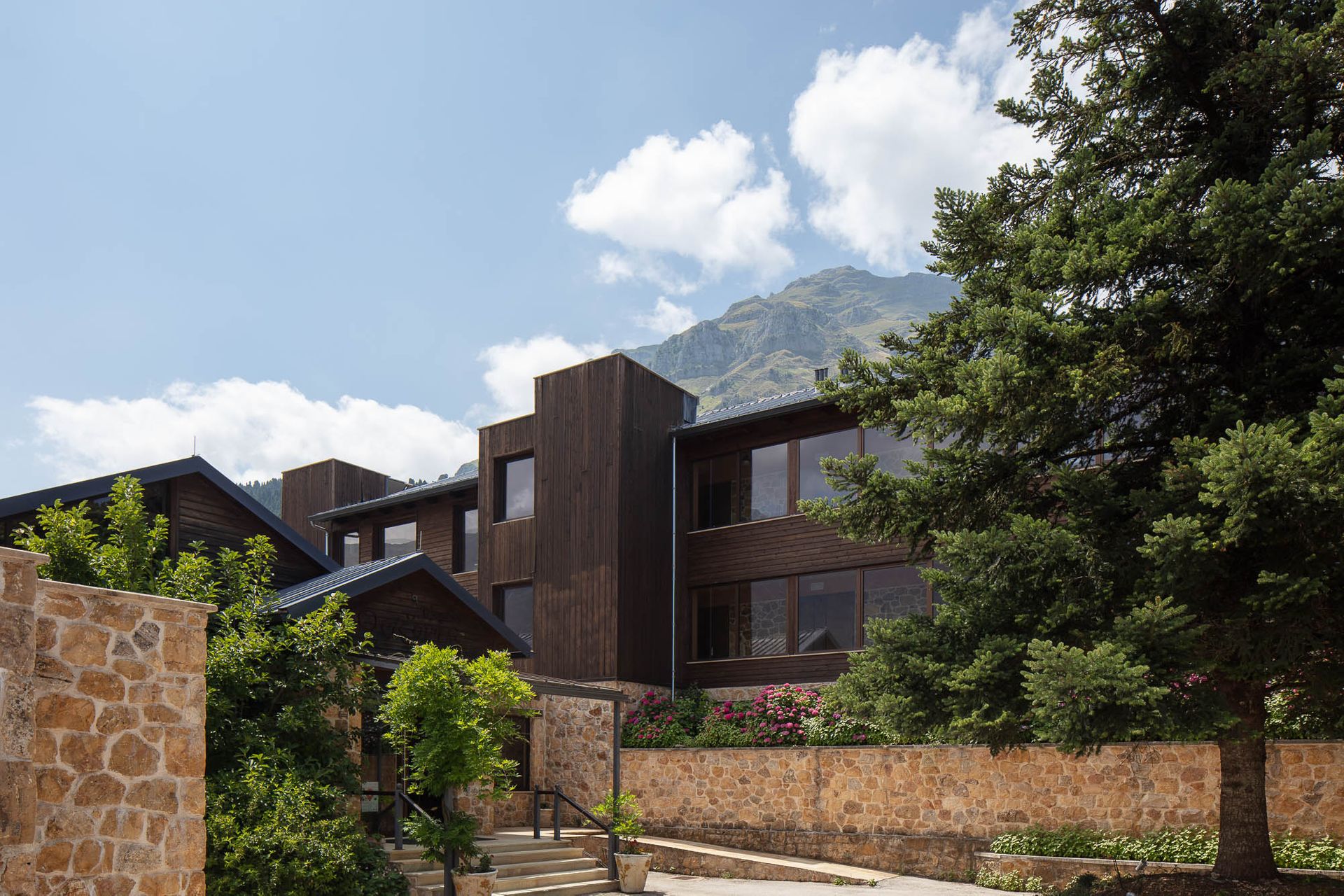 Orizontes Tzoumerkon Hotel Resort