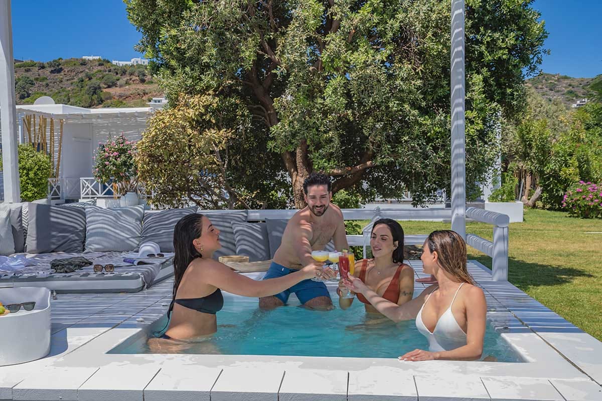 Ow Andros Luxury Suites