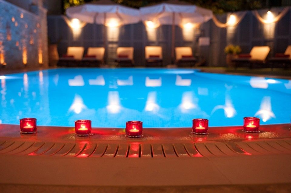 Anna Platanou Hotel main pool and bar