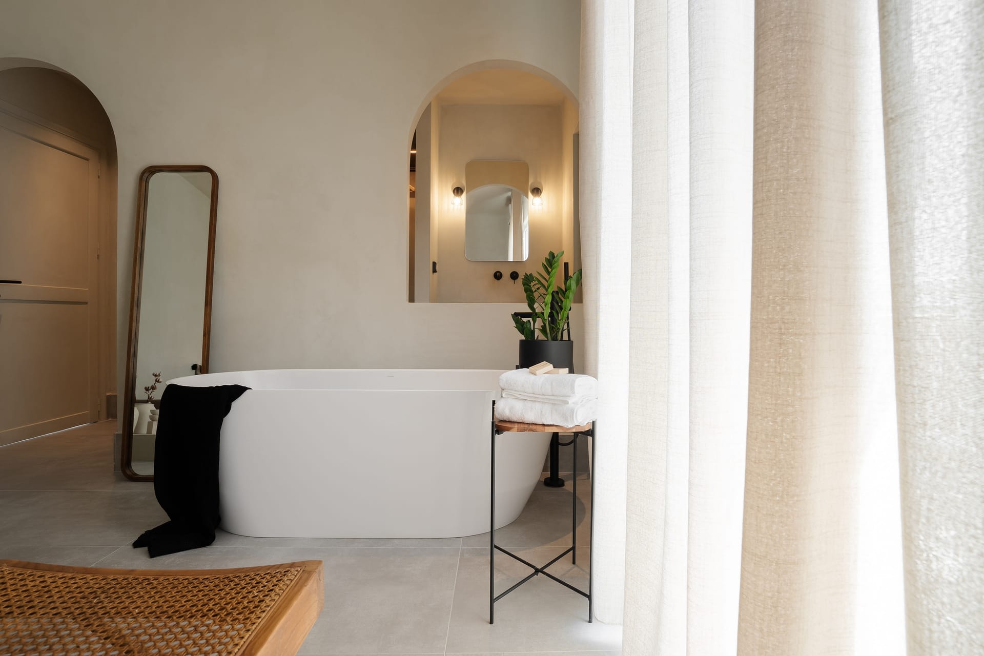 Polis of Naxos Stylish Suites