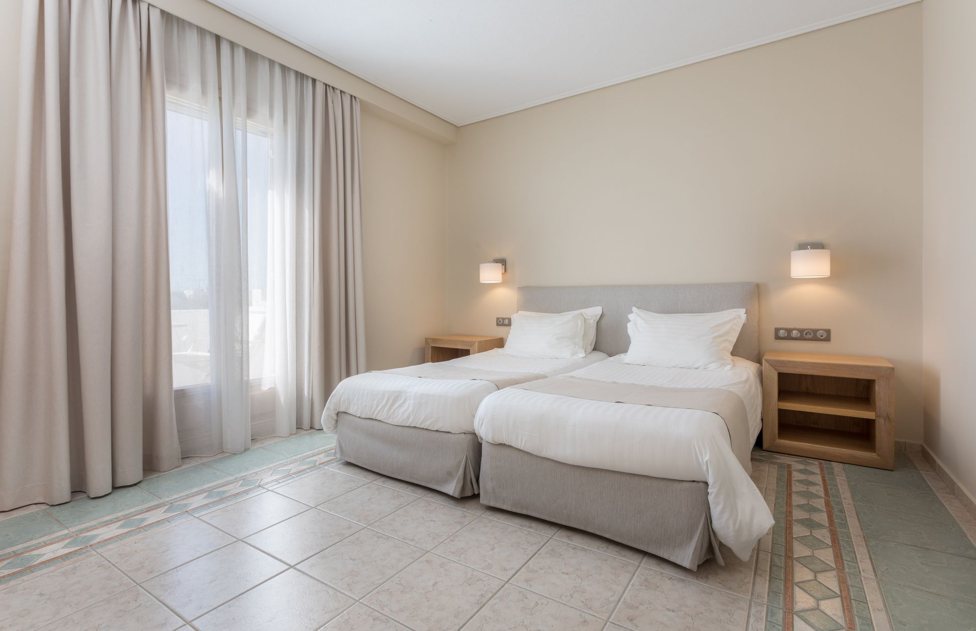 OLD - Porto Naxos Hotel