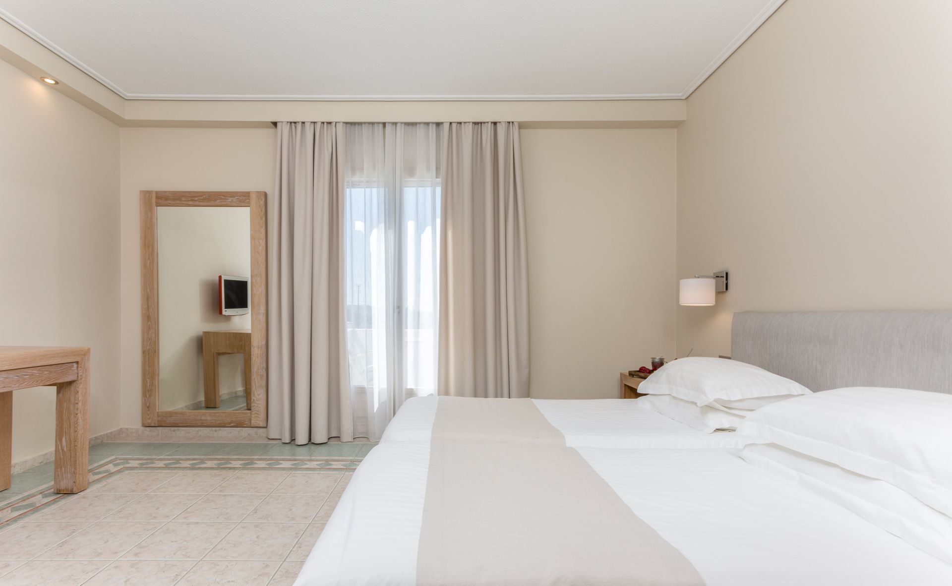 OLD - Porto Naxos Hotel