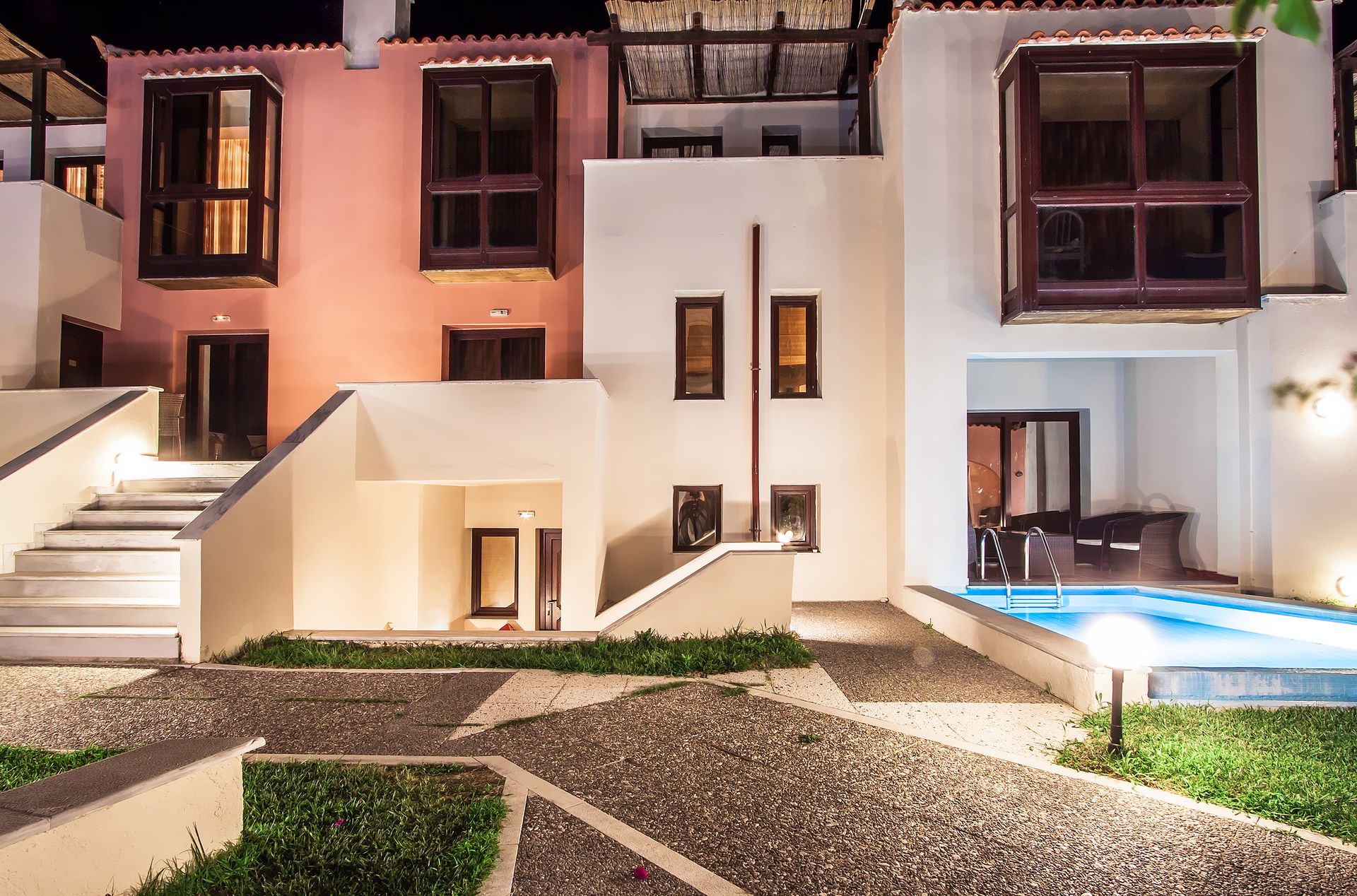 Entrance of the Maisonettes & Aparments with small private pool