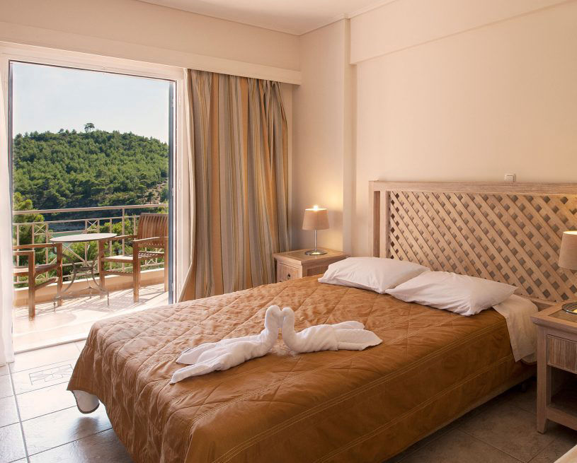 Alonissos Beach Bungalows & Suites Hotel